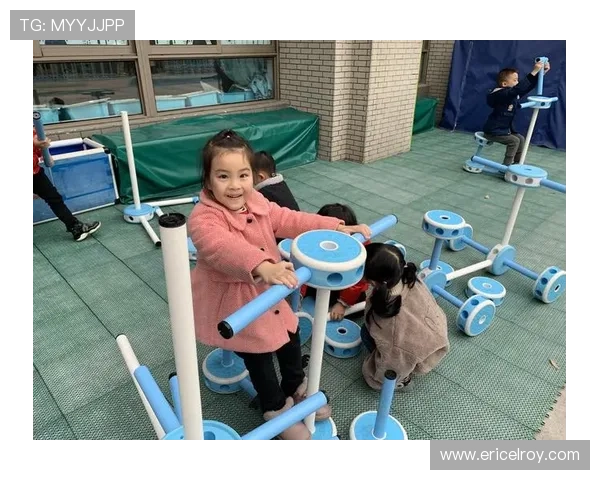 雏鹰展翅足球操：激发孩子运动潜能培养团队合作精神的体育活动设计